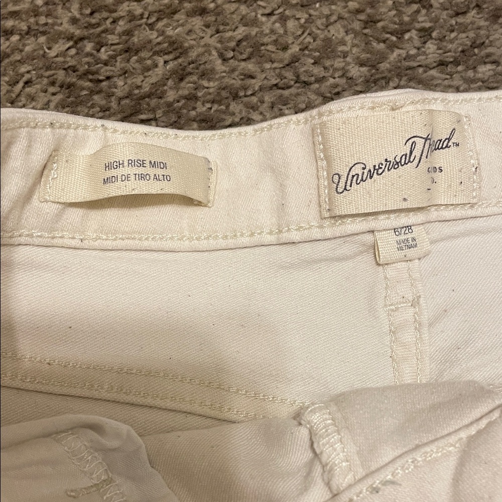 Universal Thread Women's High-Rise Off White Denim Shorts - Picture 2 of 3